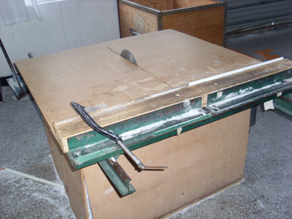 增聯(lián)有機玻璃制品機械設(shè)備09